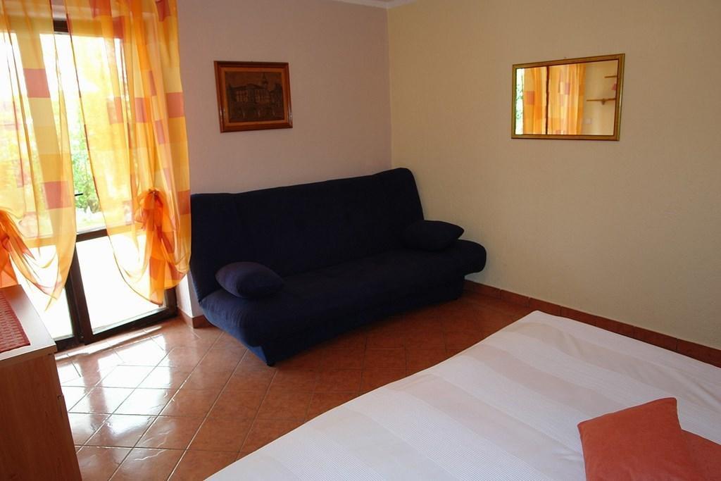 2 Bedroom Amazing Apartment In Цриквеница Номер фото