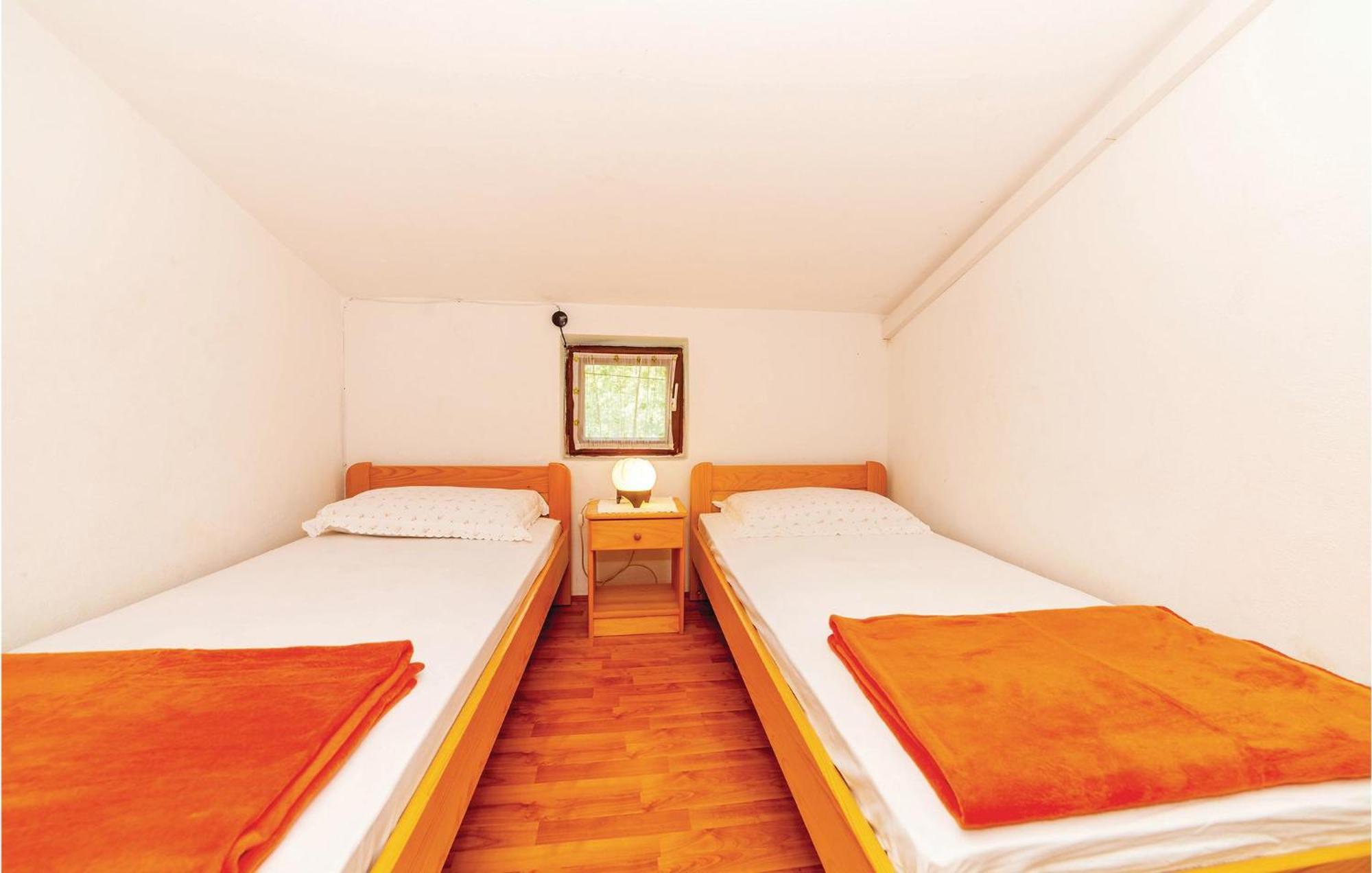 2 Bedroom Amazing Apartment In Цриквеница Экстерьер фото