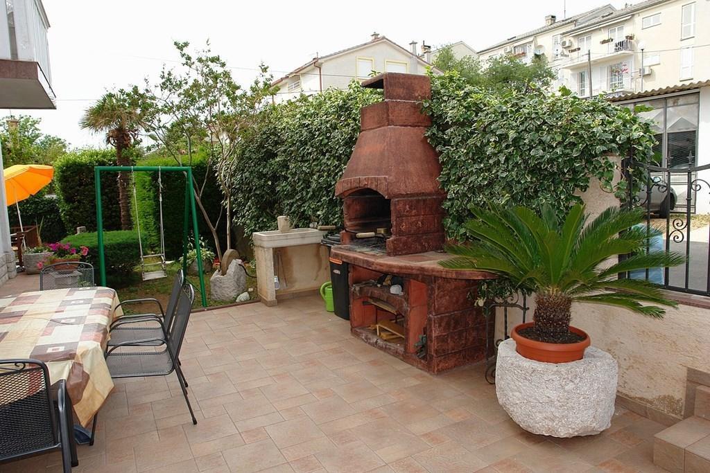 2 Bedroom Amazing Apartment In Цриквеница Номер фото